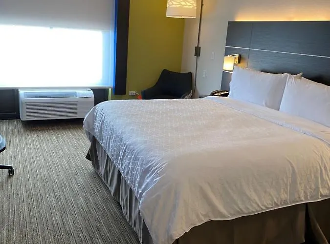 Hotel Express & - By Ihg 4*
