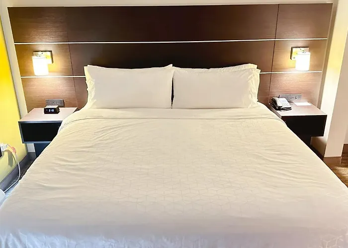 Express & - By Ihg Hotel 4*