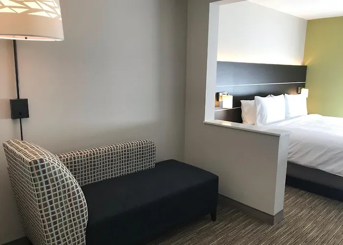 Express & - By Ihg 4*
