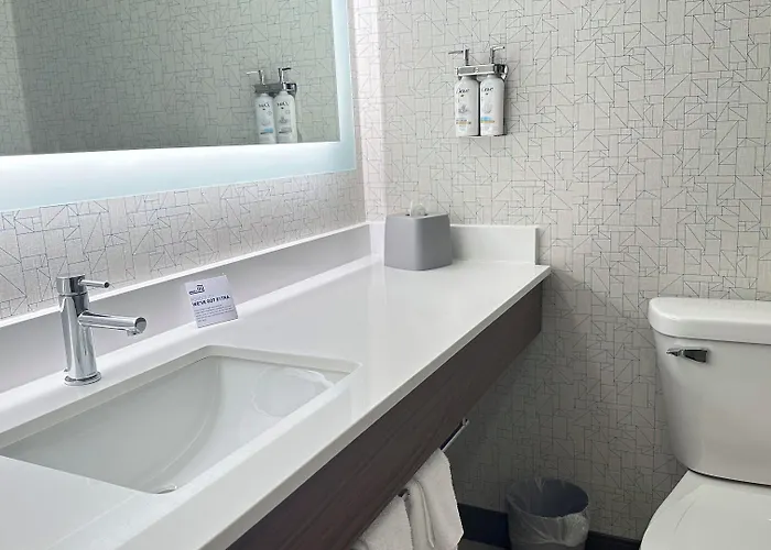 Express & - By Ihg Hotel
