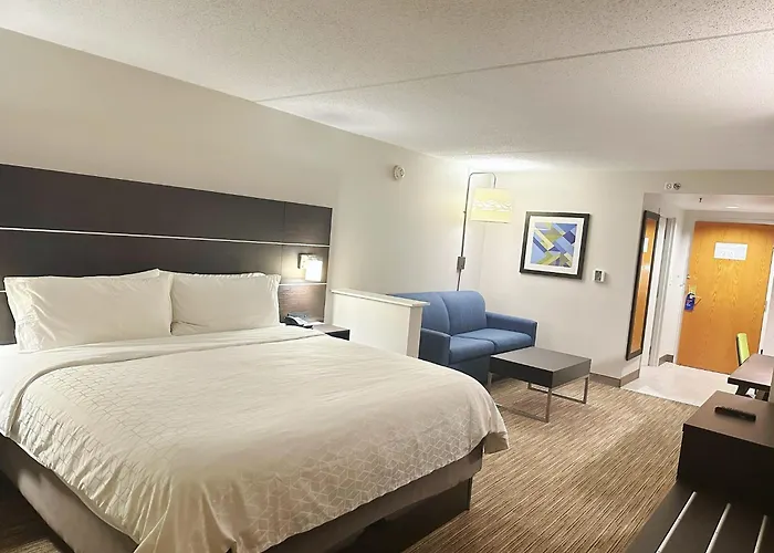 Express & - By Ihg Prospect Heights