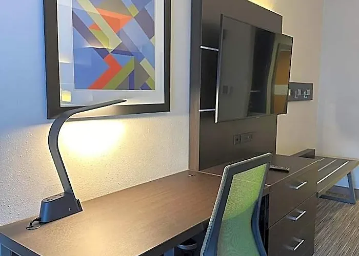 Hotel Express & - By Ihg