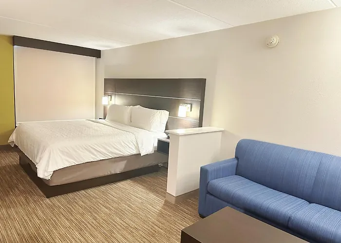 Hotel Express & - By Ihg 4*