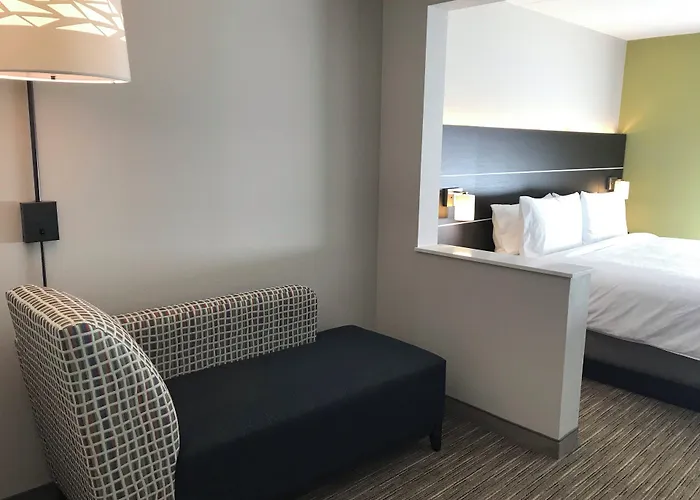 Express & - By Ihg Hotel Prospect Heights