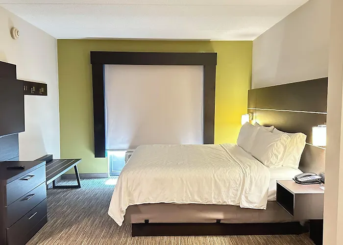 Hotel Express & - By Ihg Prospect Heights